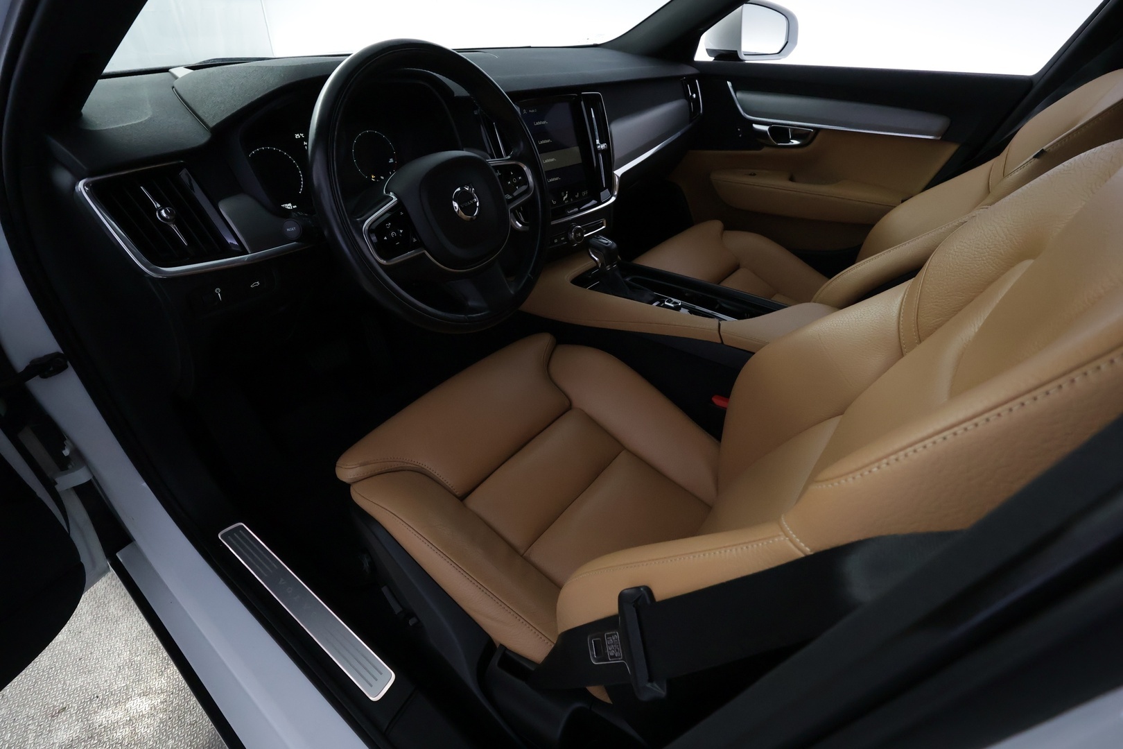 VOLVO S90 34