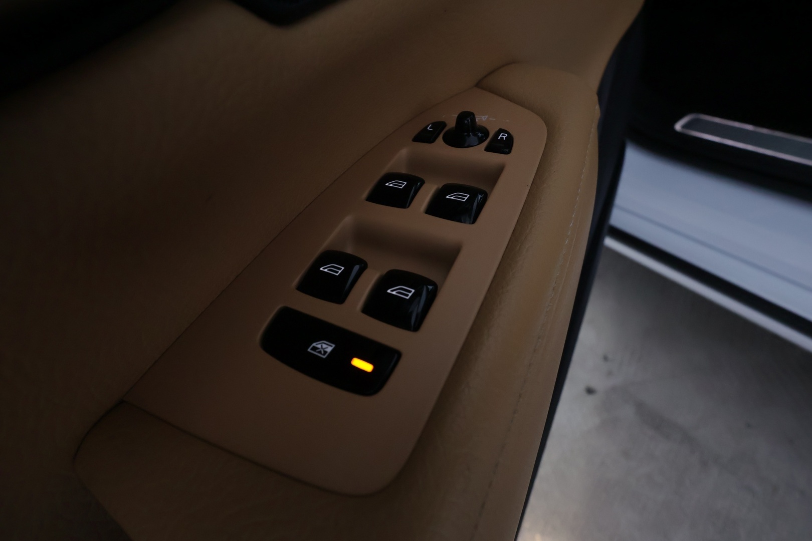 VOLVO S90 37