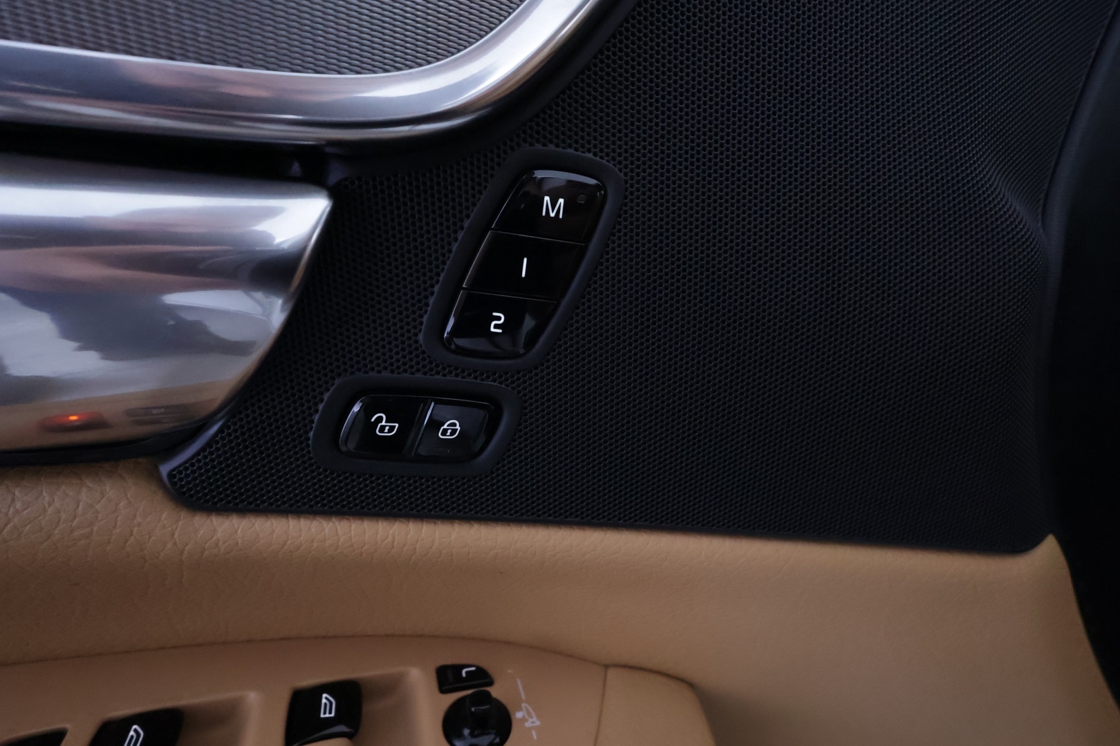 VOLVO S90 38