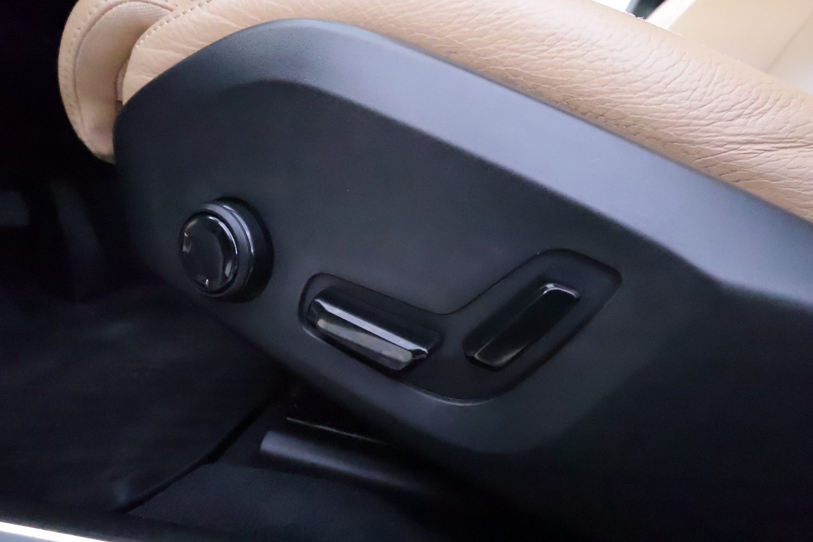 VOLVO S90 39