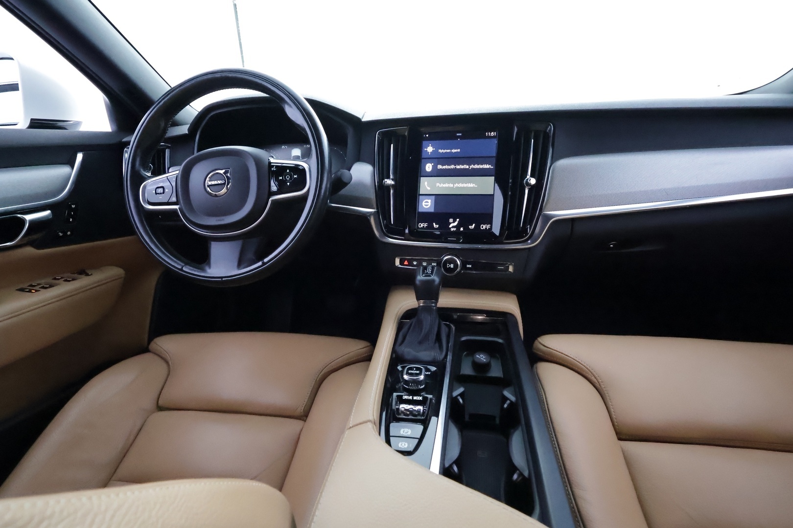 VOLVO S90 44