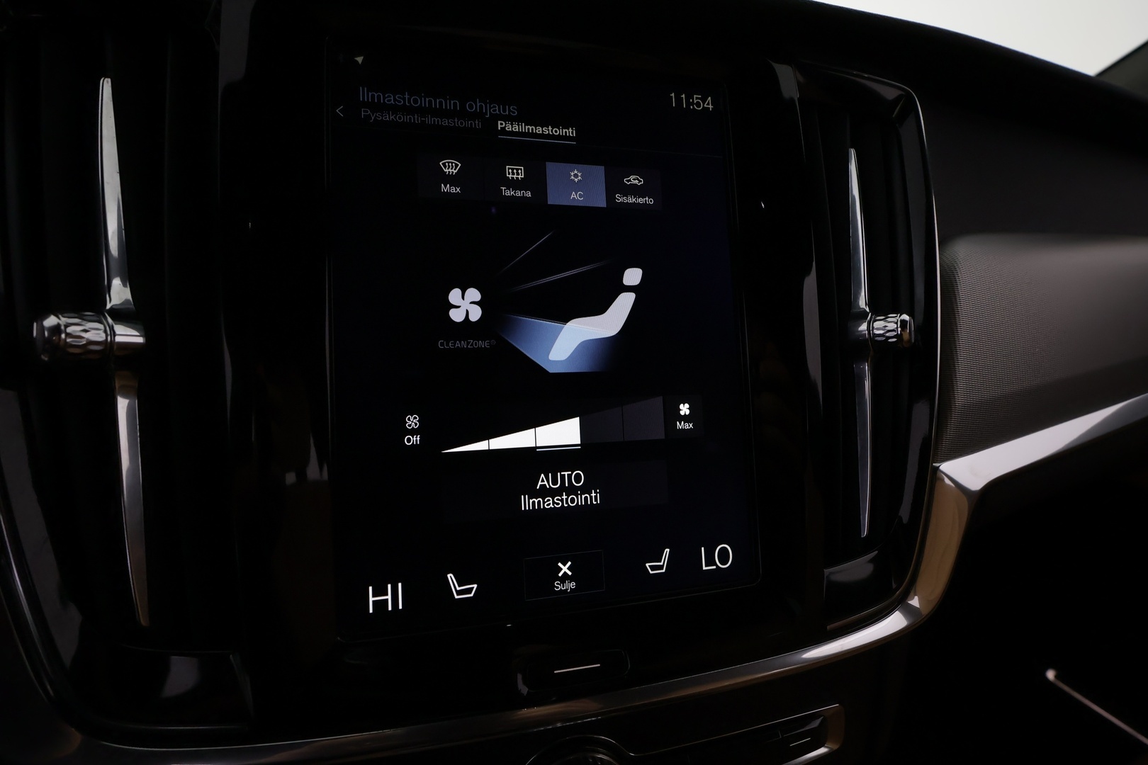 VOLVO S90 59