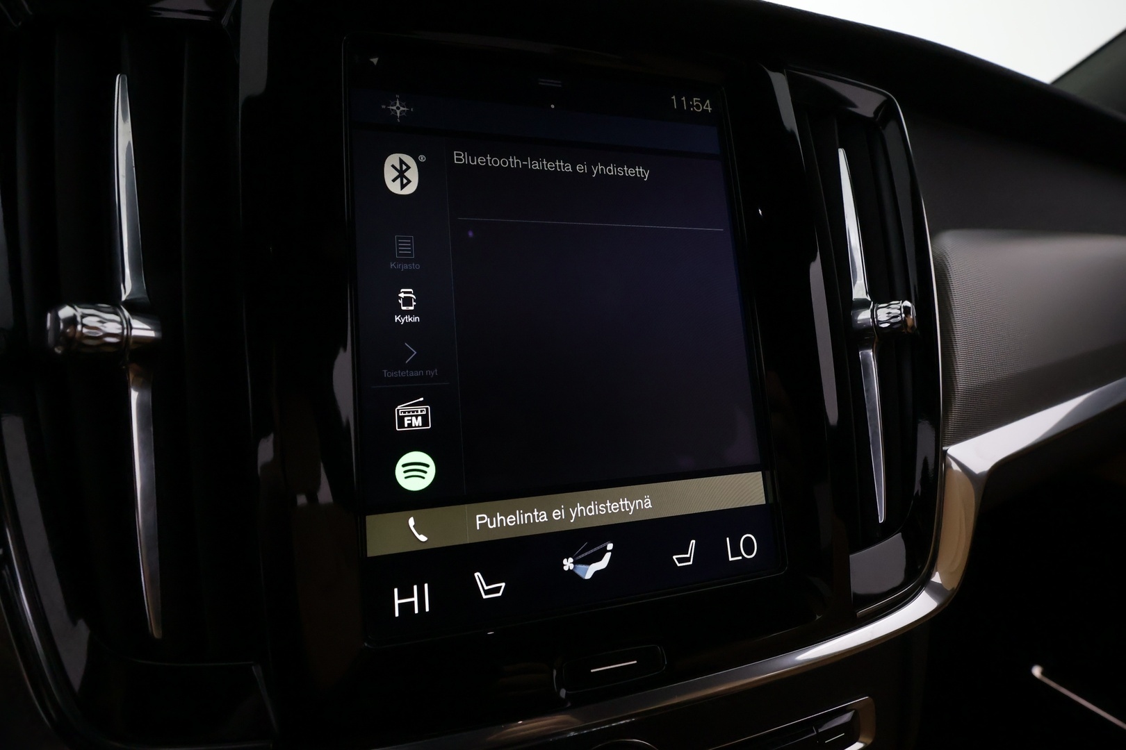 VOLVO S90 63