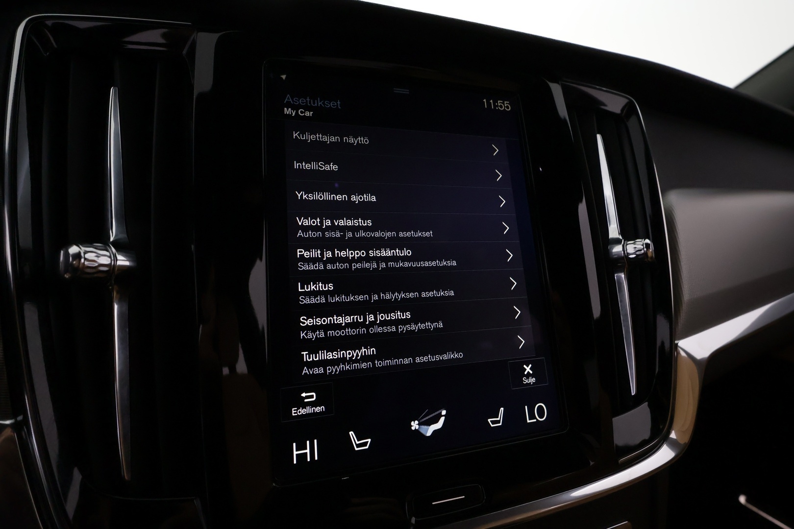 VOLVO S90 66