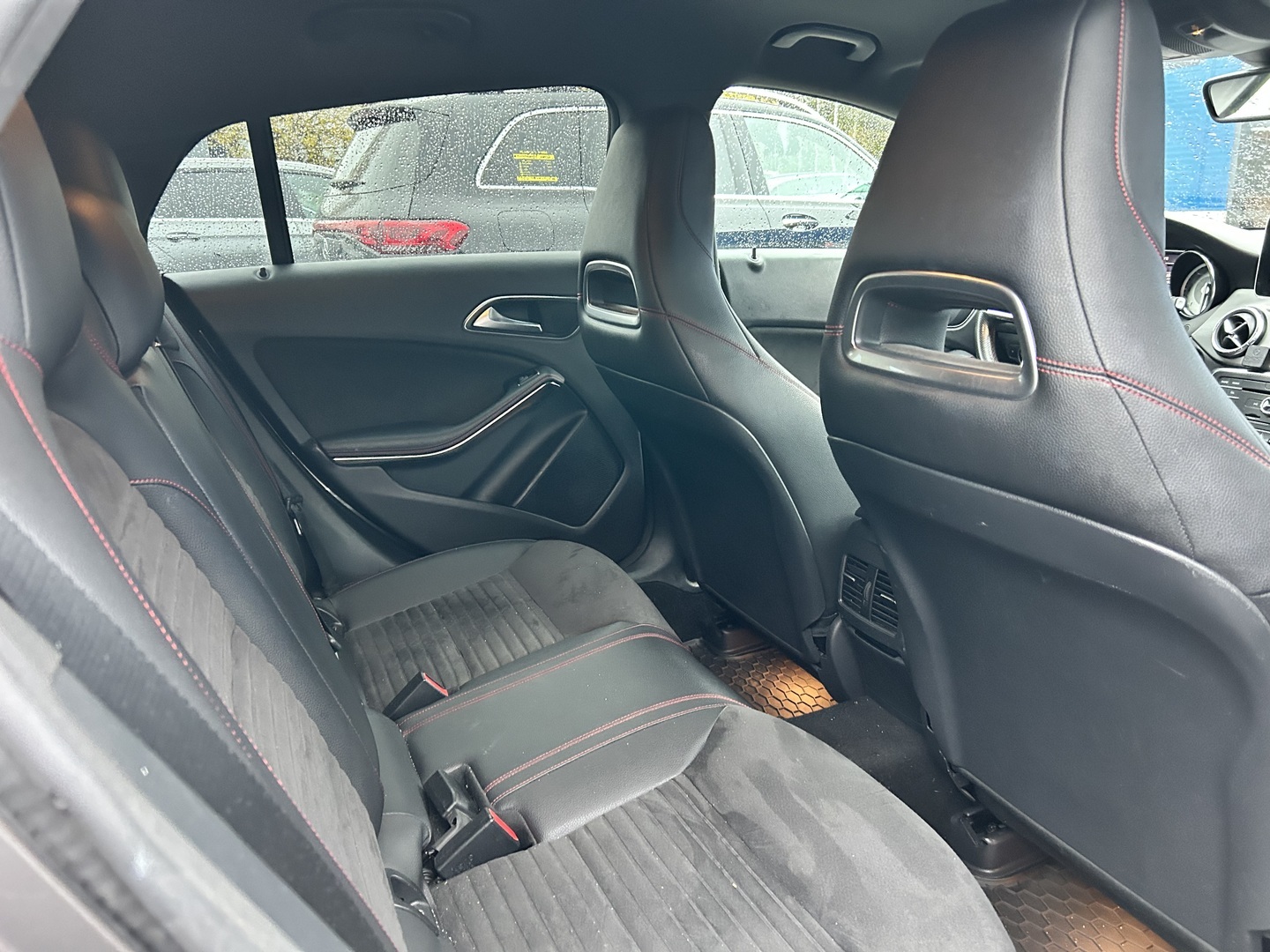 MERCEDES-BENZ CLA 10