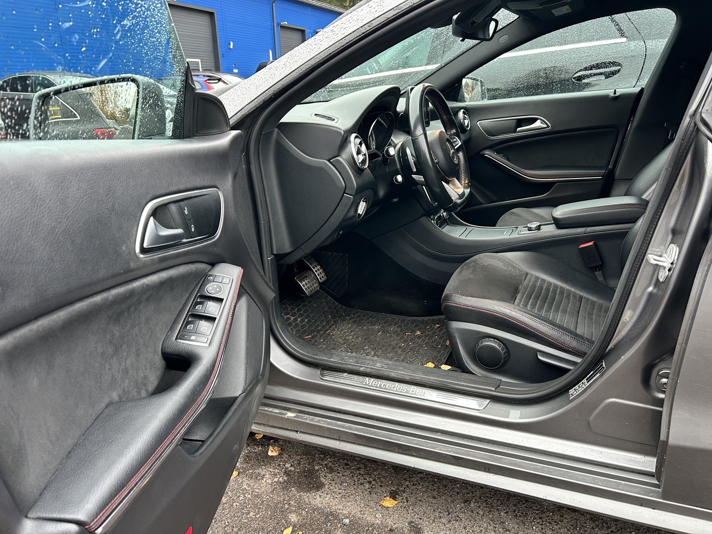 MERCEDES-BENZ CLA 6