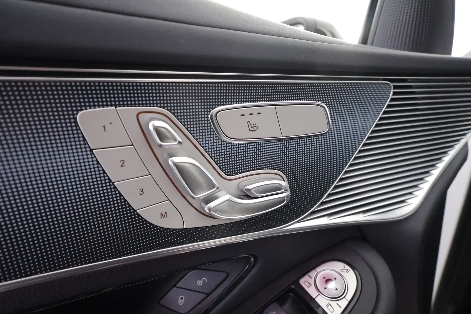 MERCEDES-BENZ EQC 2020