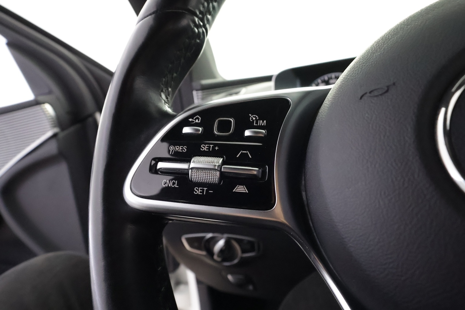 MERCEDES-BENZ EQC 2020