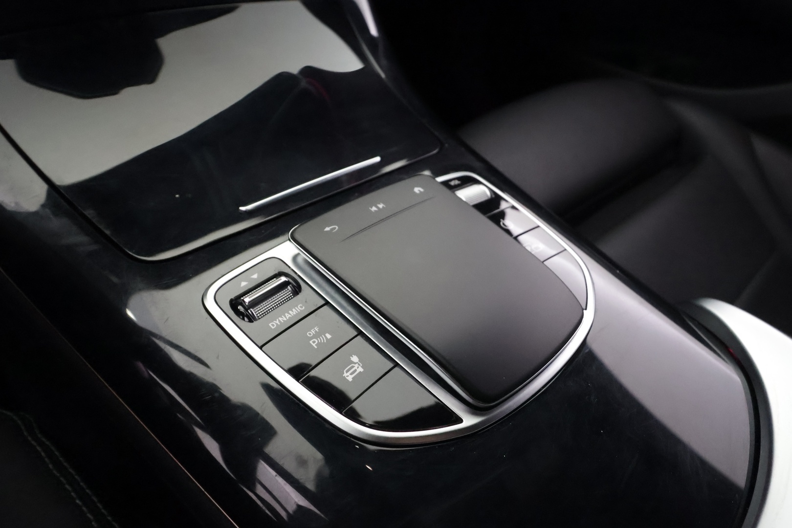 MERCEDES-BENZ EQC 2020