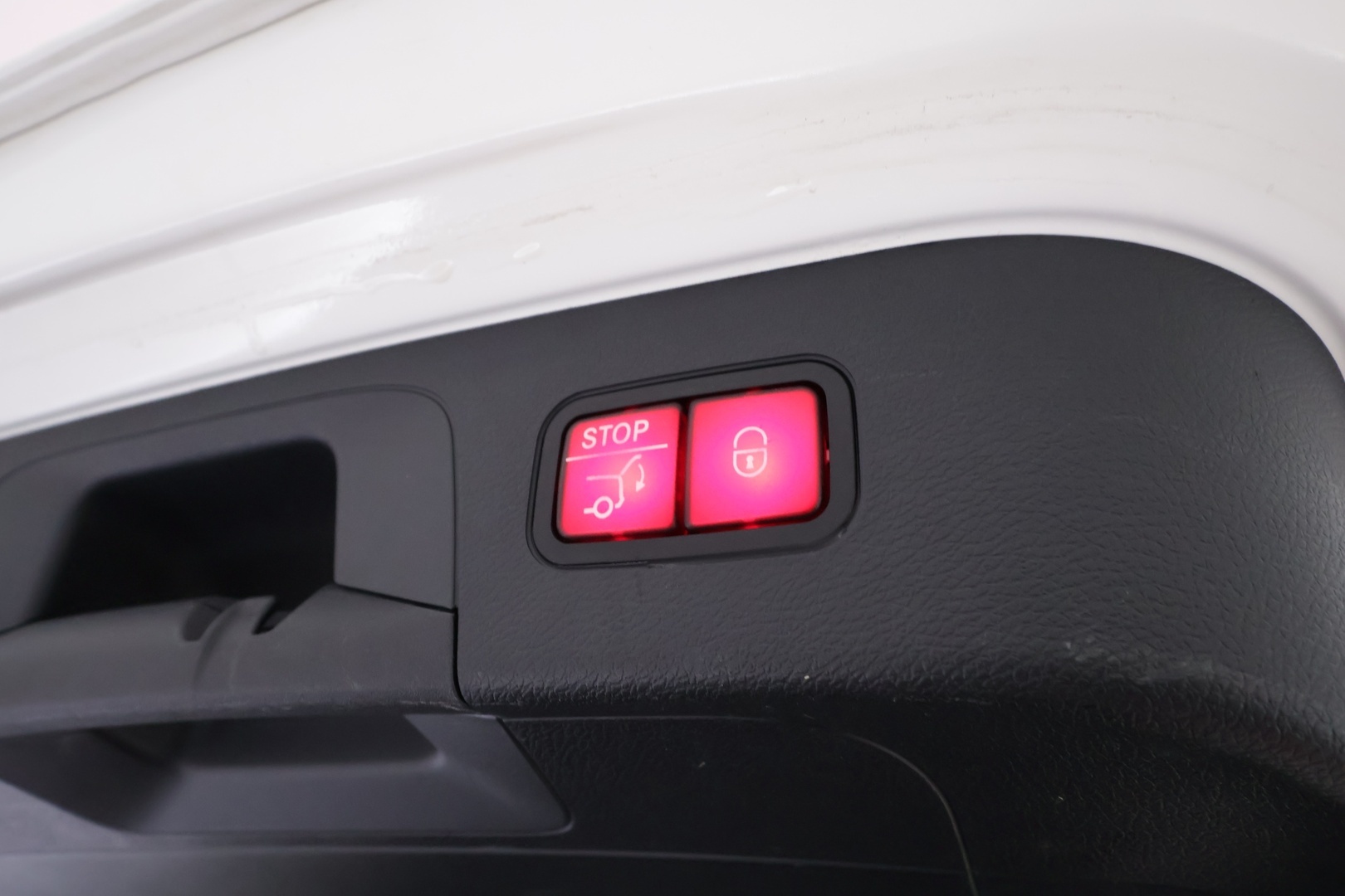 MERCEDES-BENZ EQC 2020