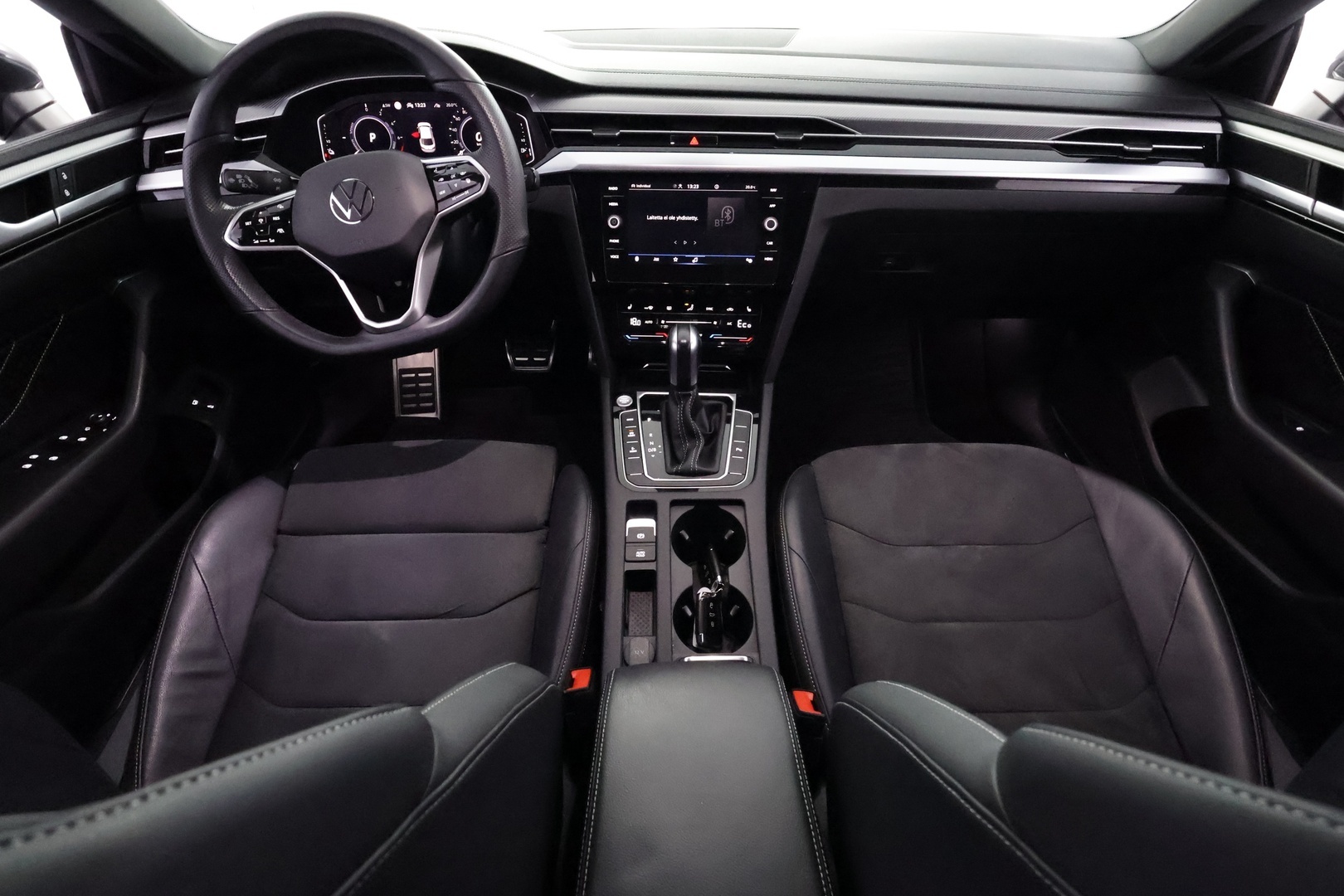 VOLKSWAGEN Arteon 16