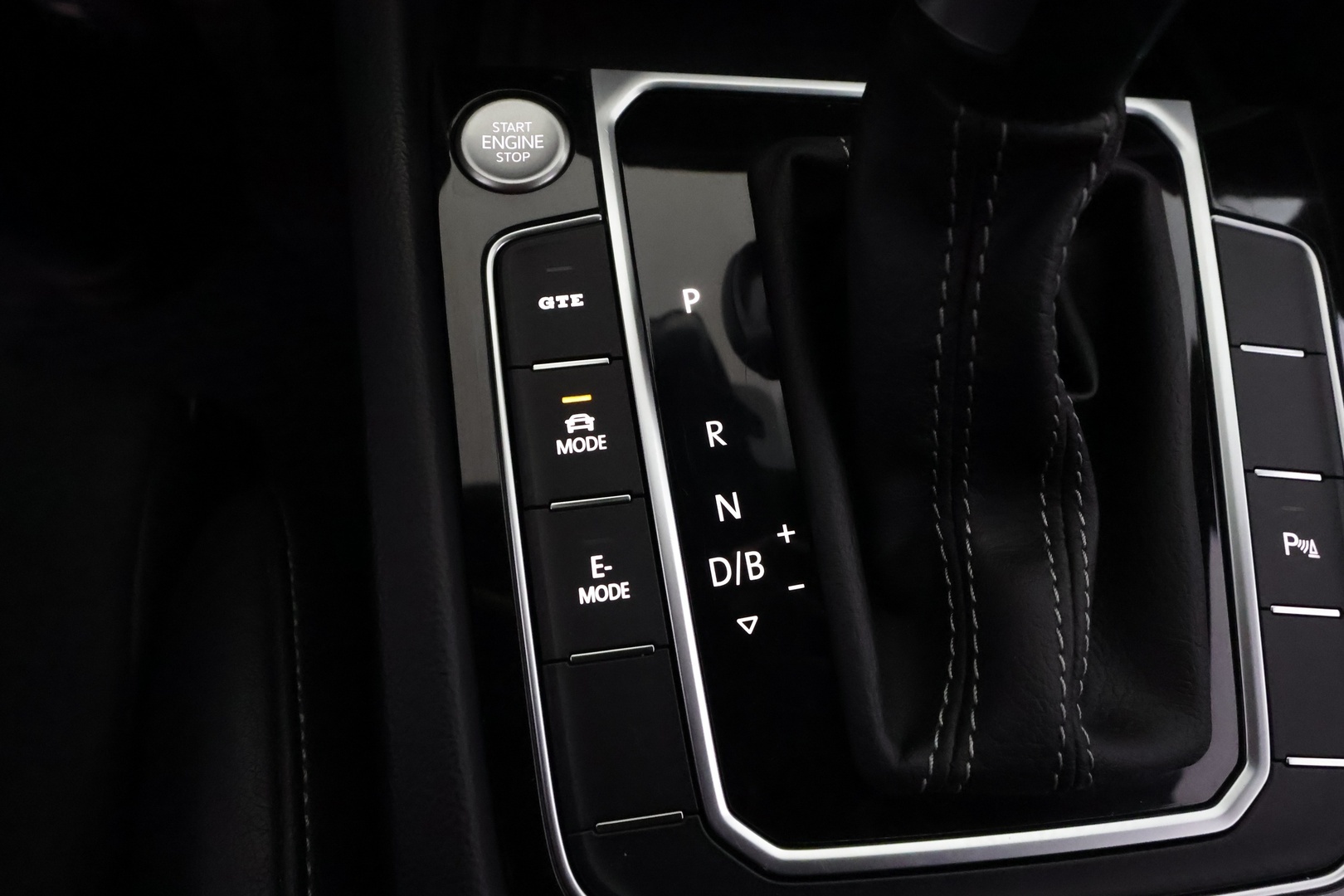 VOLKSWAGEN Arteon 37