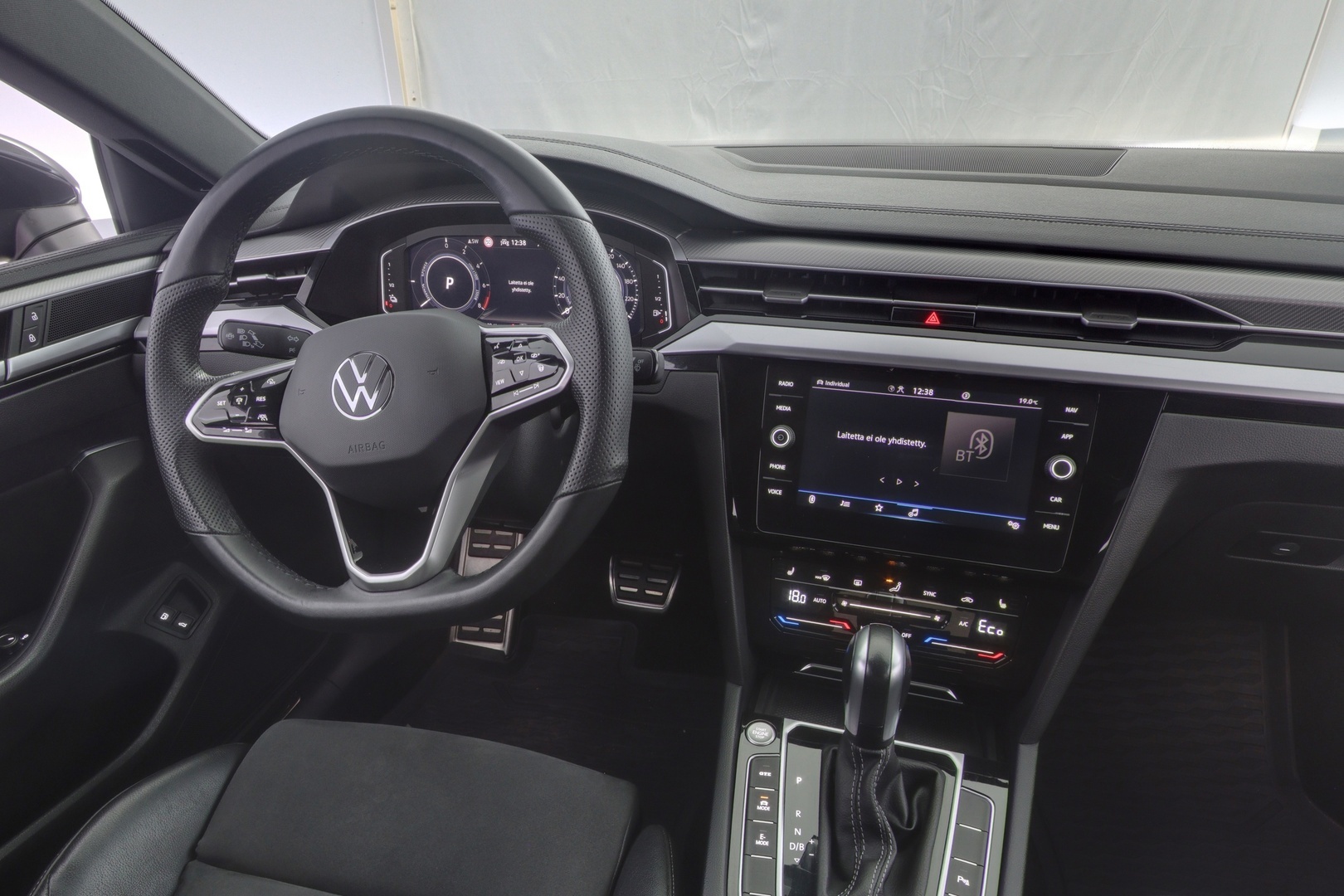 VOLKSWAGEN Arteon 8