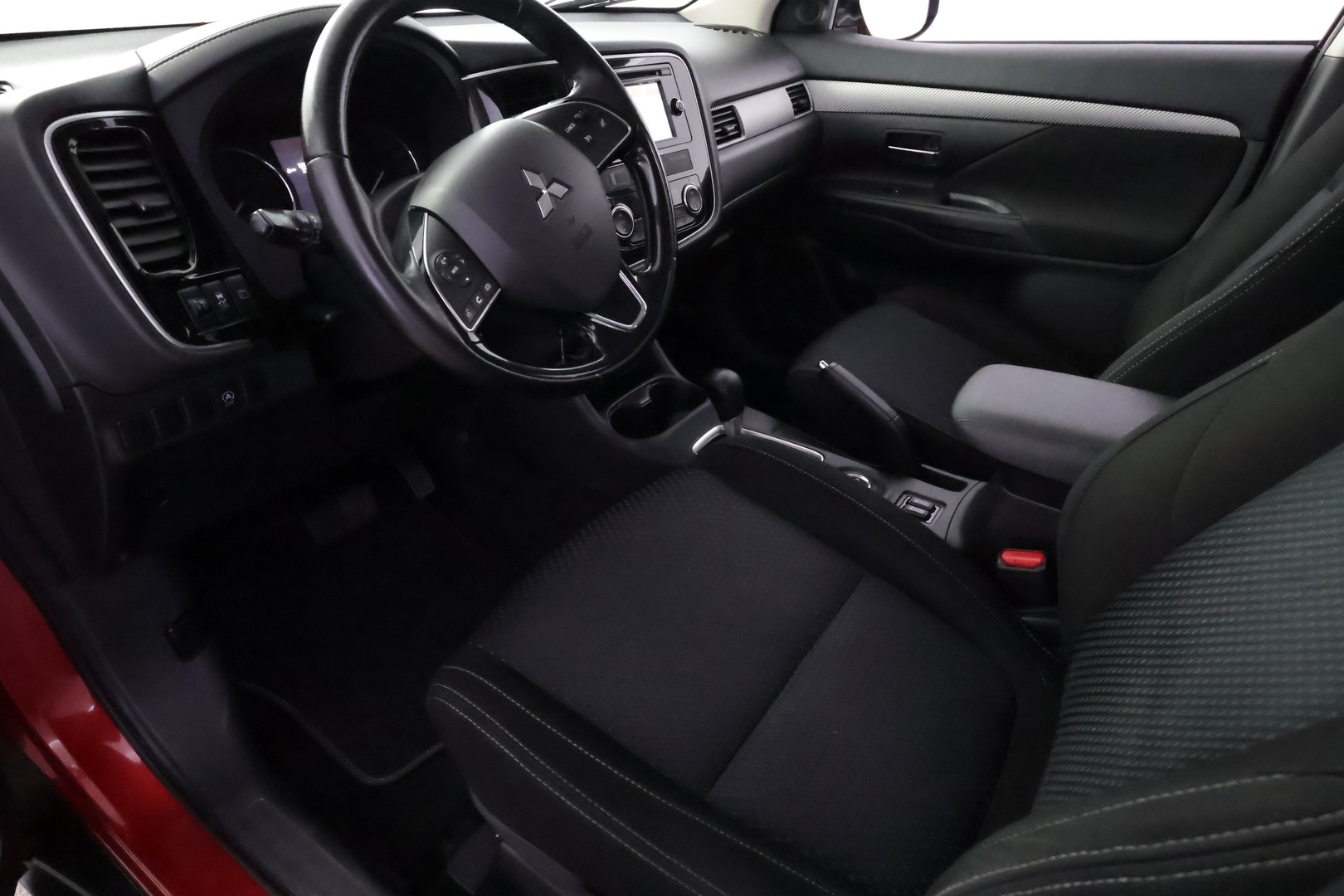 MITSUBISHI Outlander 2016