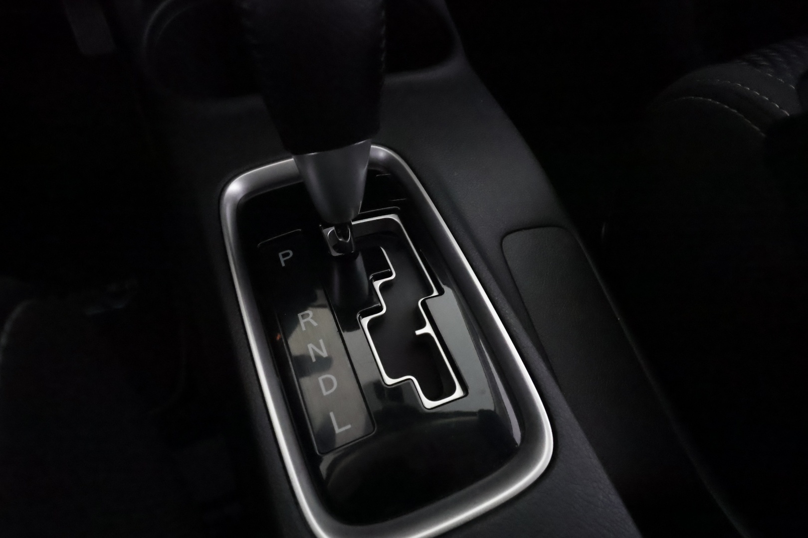 MITSUBISHI Outlander 2016