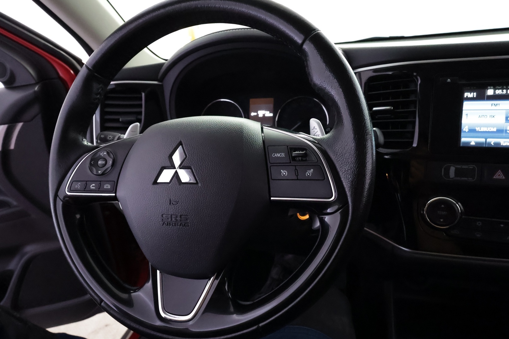 MITSUBISHI Outlander 2016