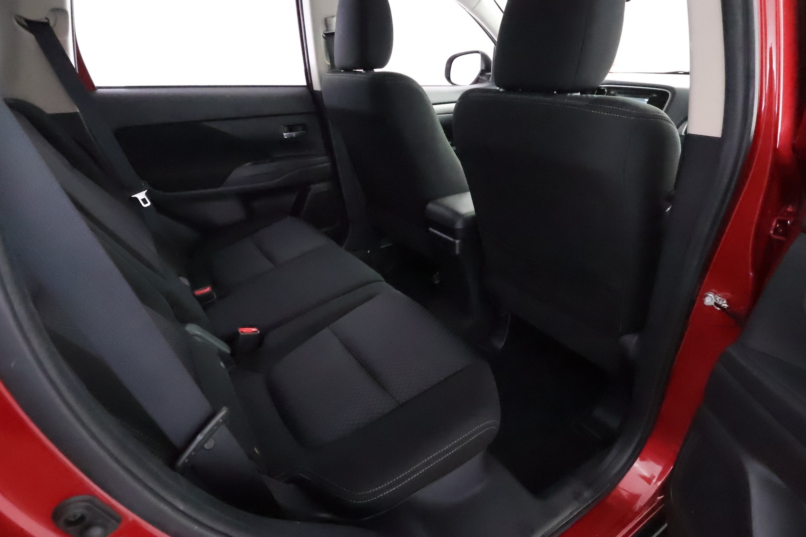 MITSUBISHI Outlander 2016