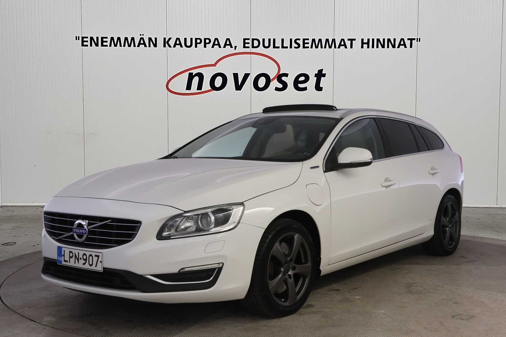 VOLVO V60 1