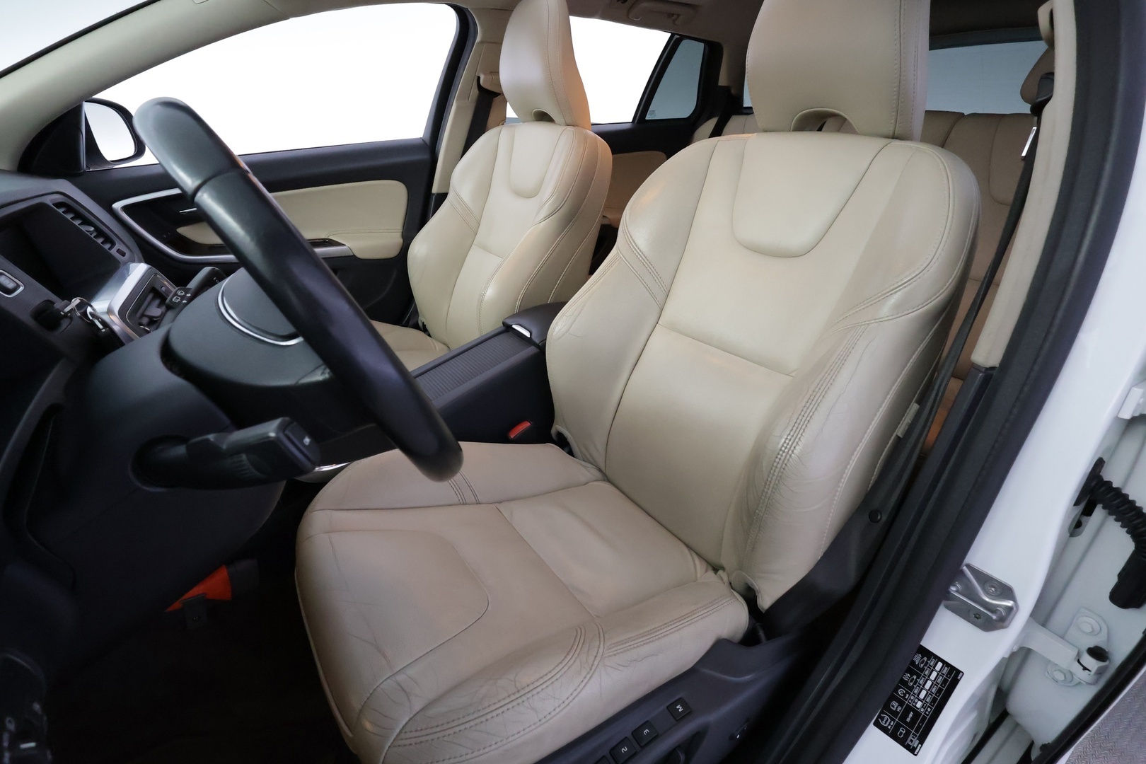 VOLVO V60 12