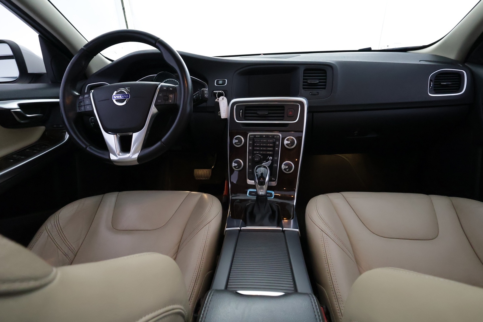 VOLVO V60 17