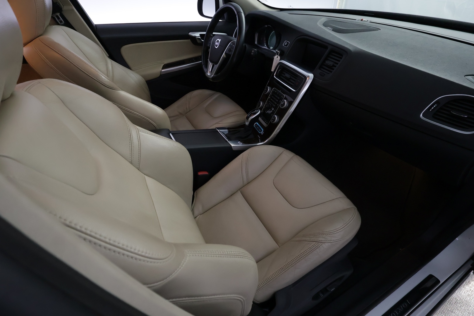 VOLVO V60 22