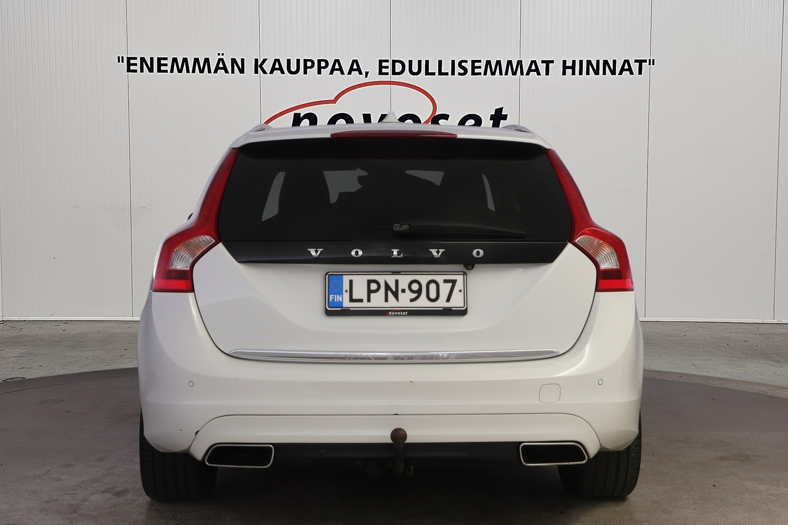VOLVO V60 3