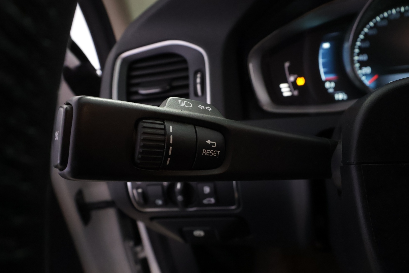 VOLVO V60 33