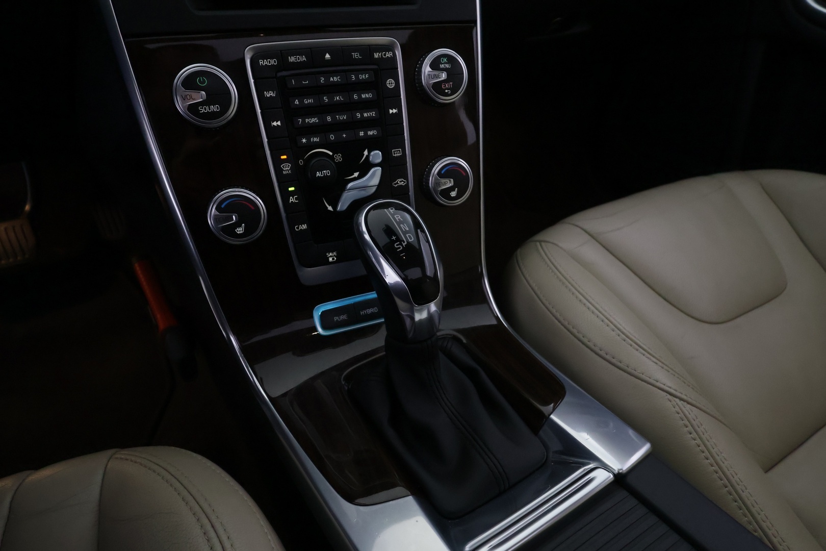 VOLVO V60 37