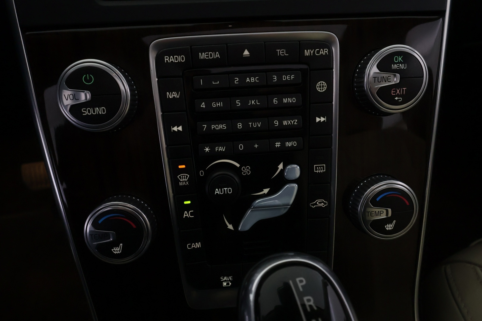 VOLVO V60 38