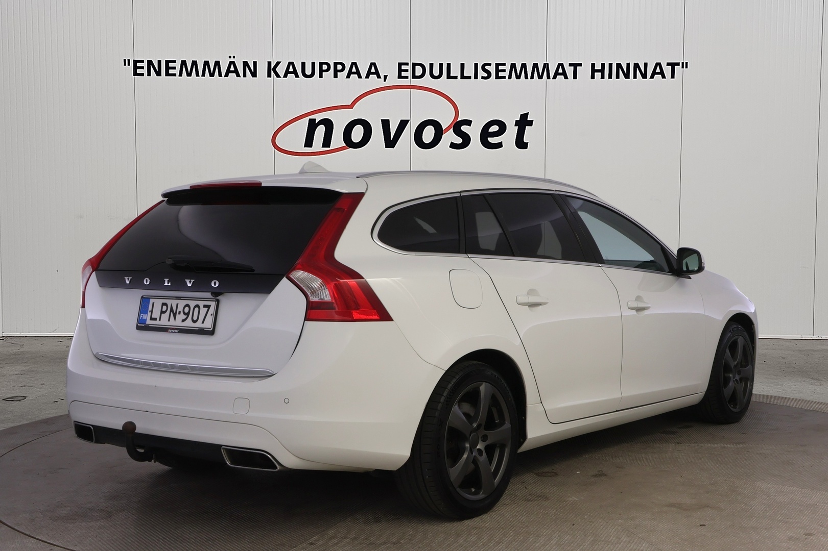 VOLVO V60 4