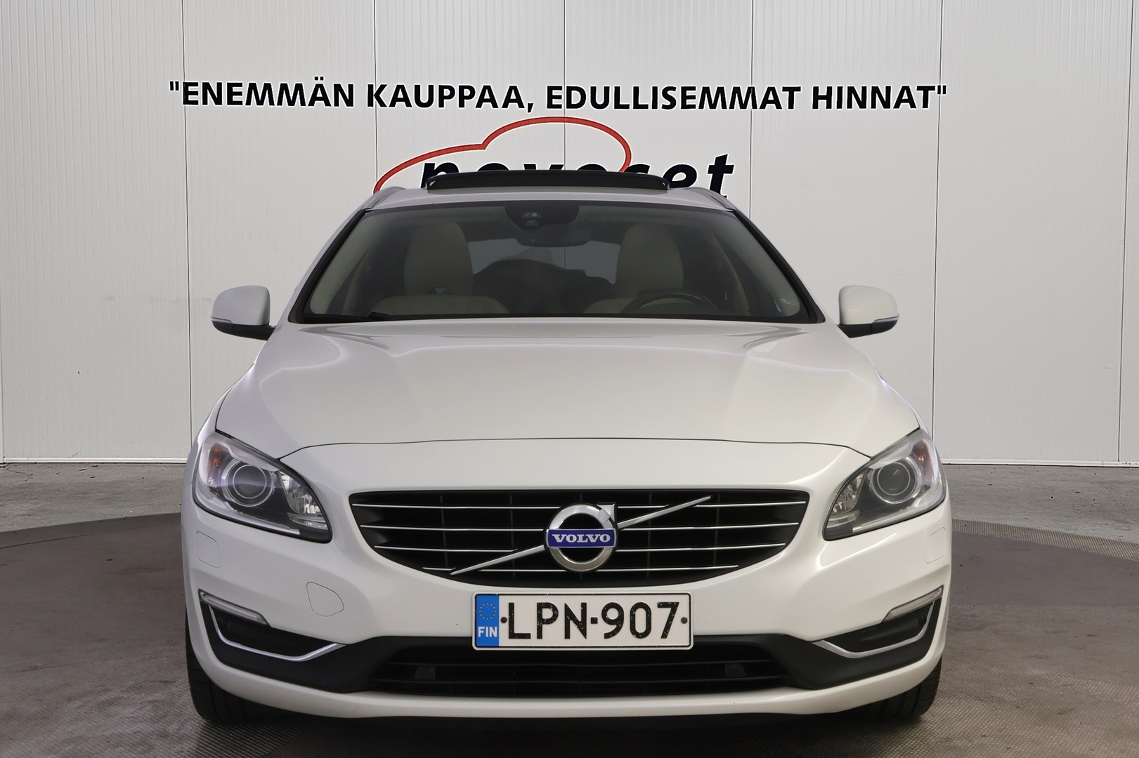 VOLVO V60 6