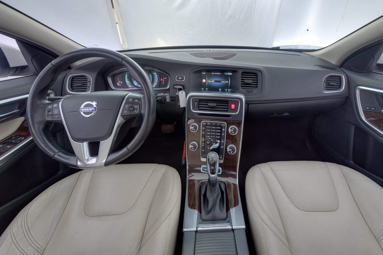 VOLVO V60 7