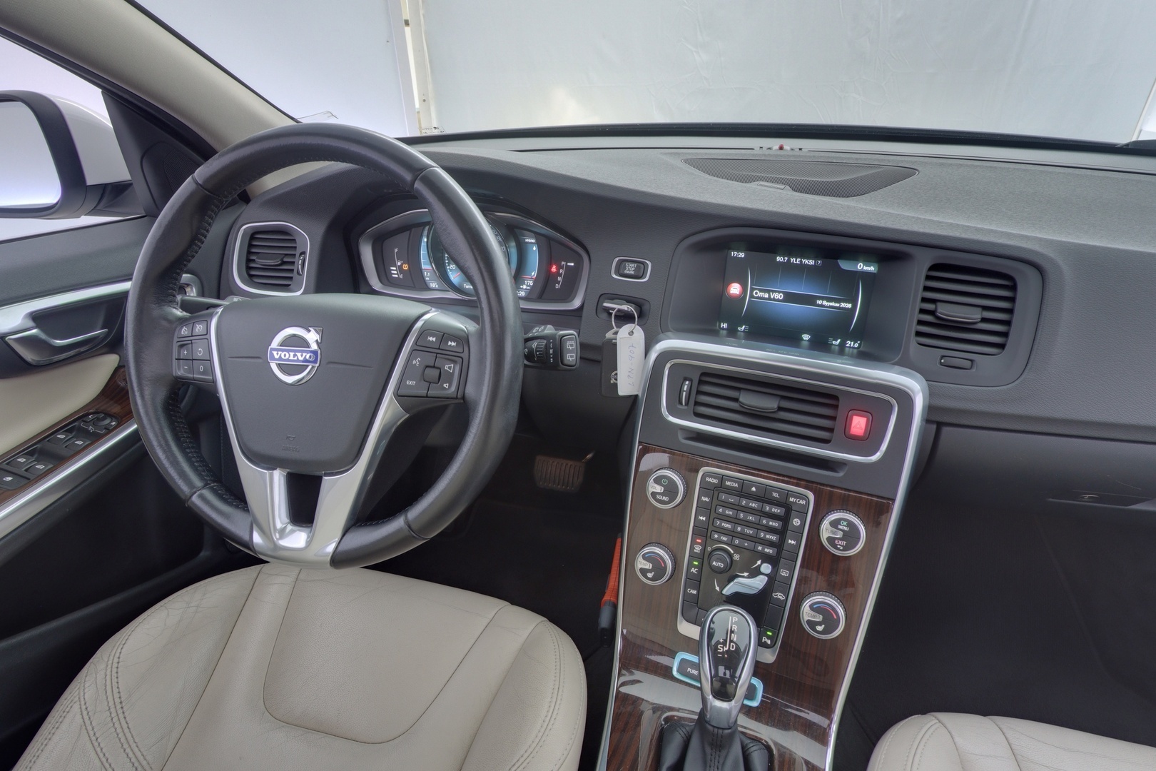 VOLVO V60 8