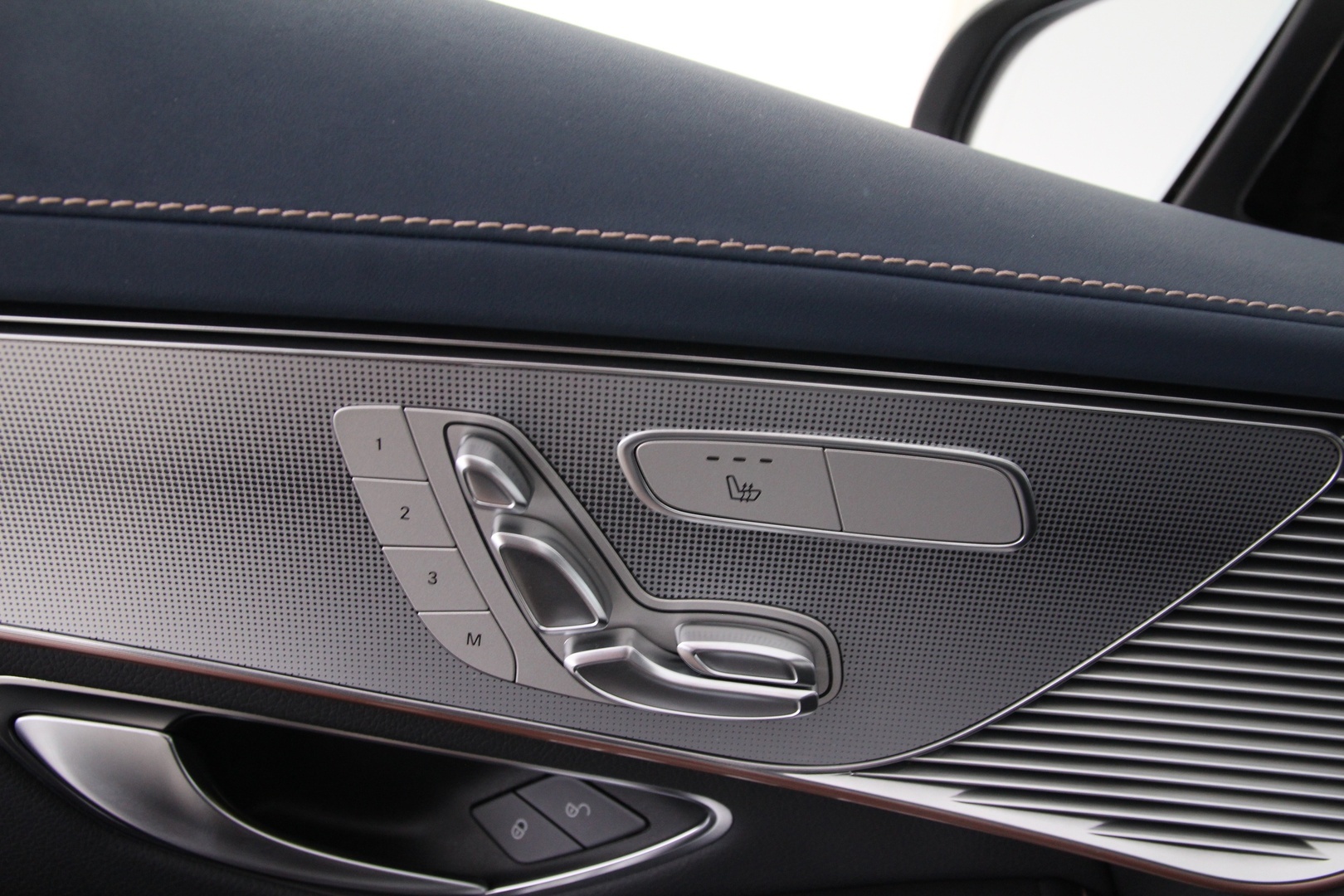 MERCEDES-BENZ EQC 2019