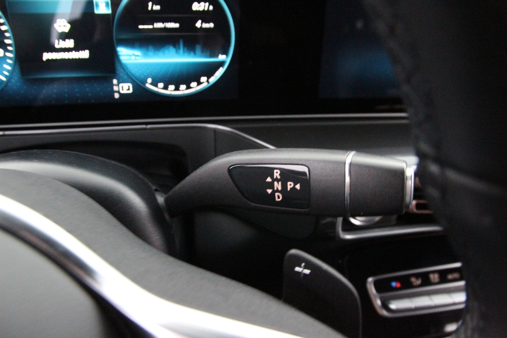 MERCEDES-BENZ EQC 2019