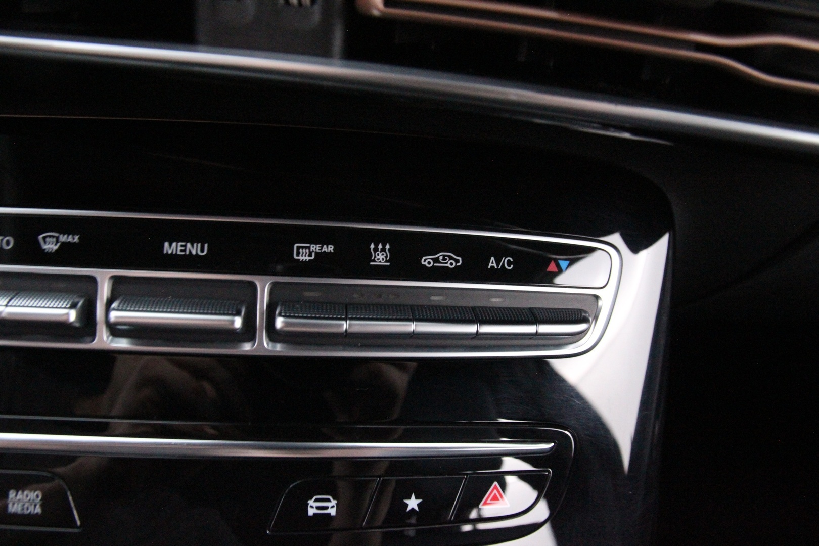 MERCEDES-BENZ EQC 2019