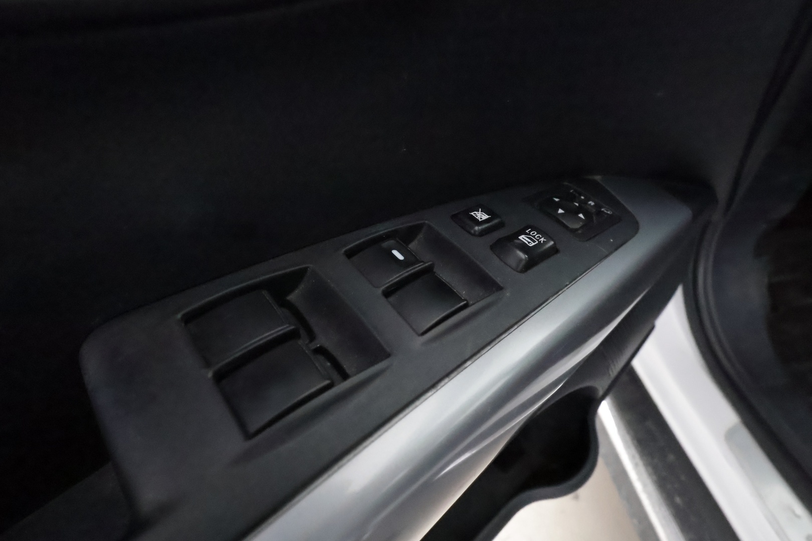 MITSUBISHI Outlander 2012