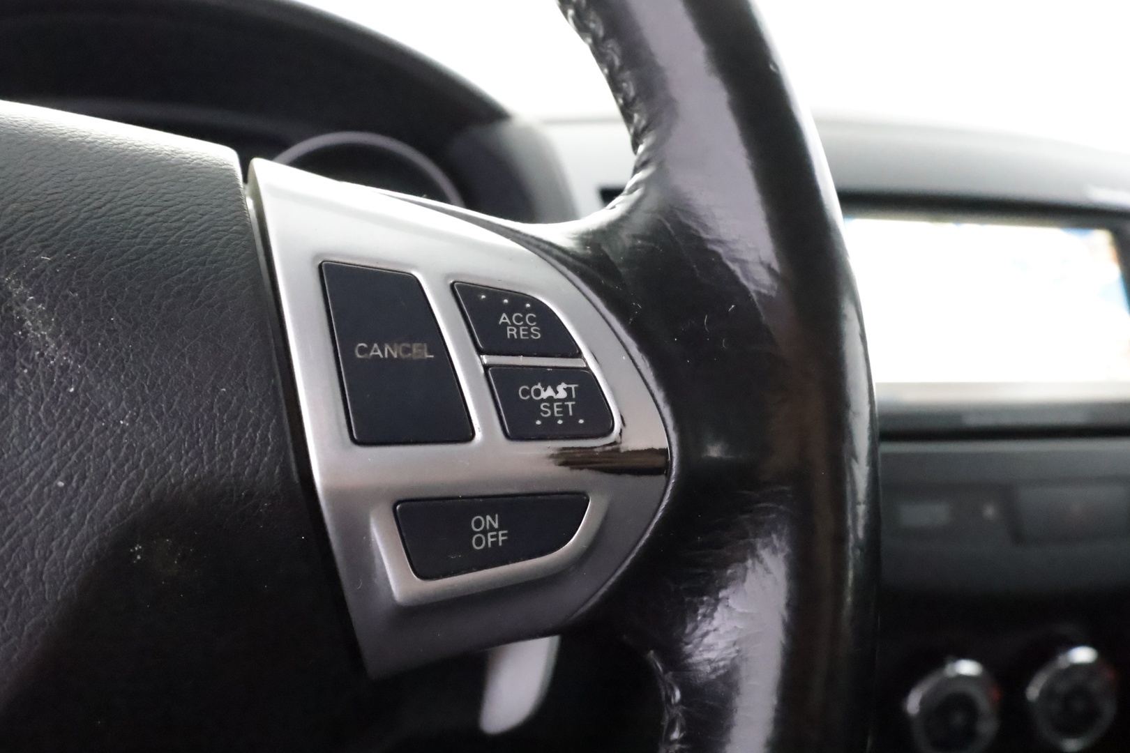 MITSUBISHI Outlander 2012