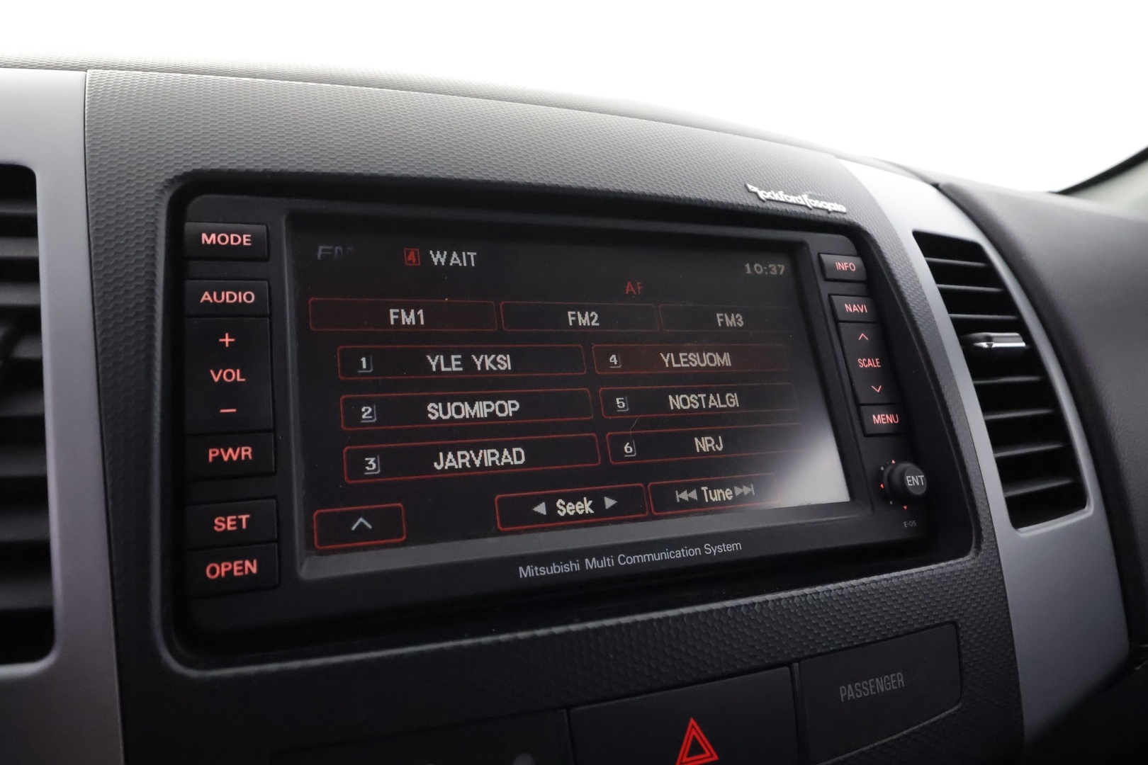 MITSUBISHI Outlander 2012