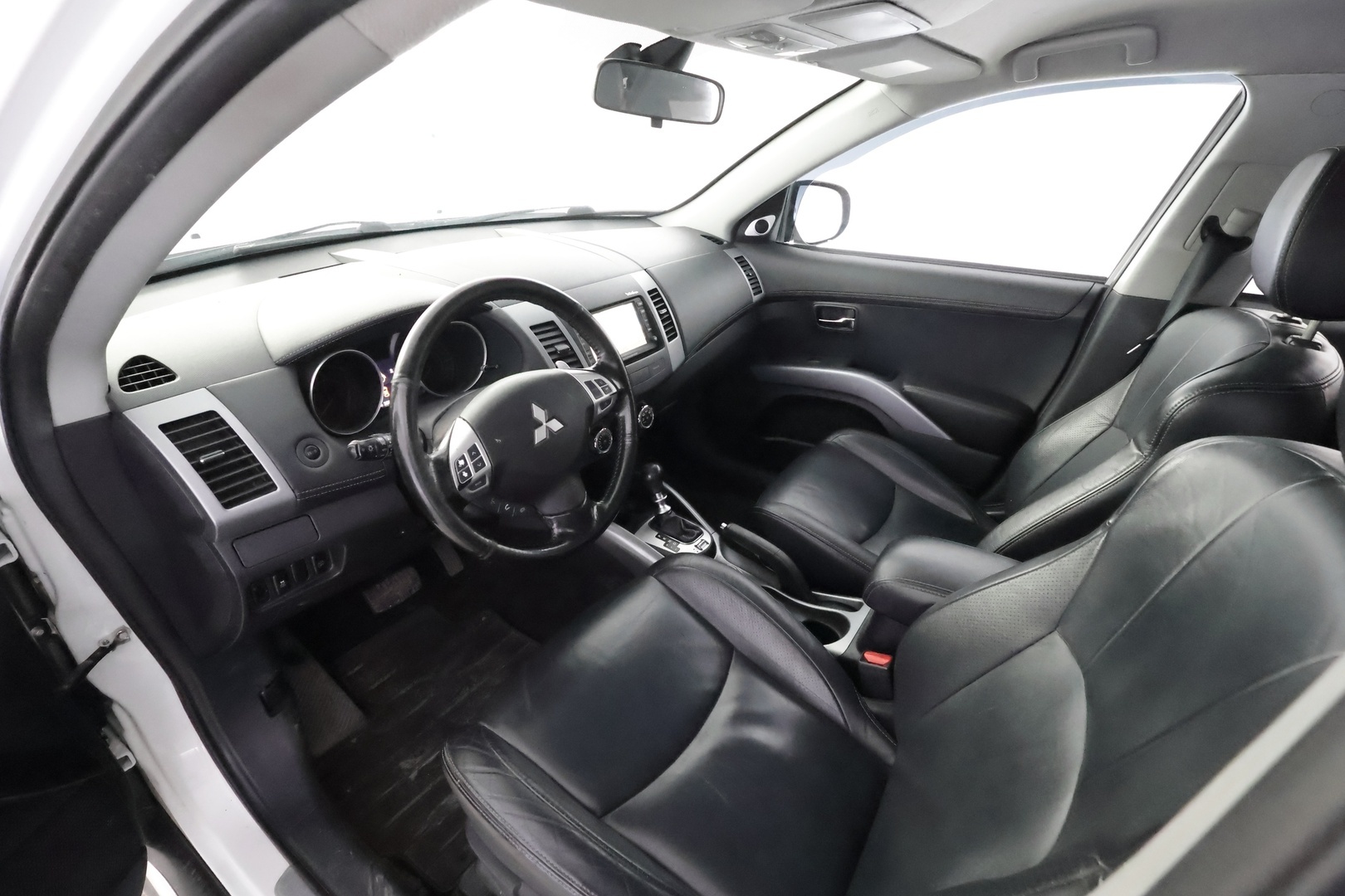 MITSUBISHI Outlander 2012