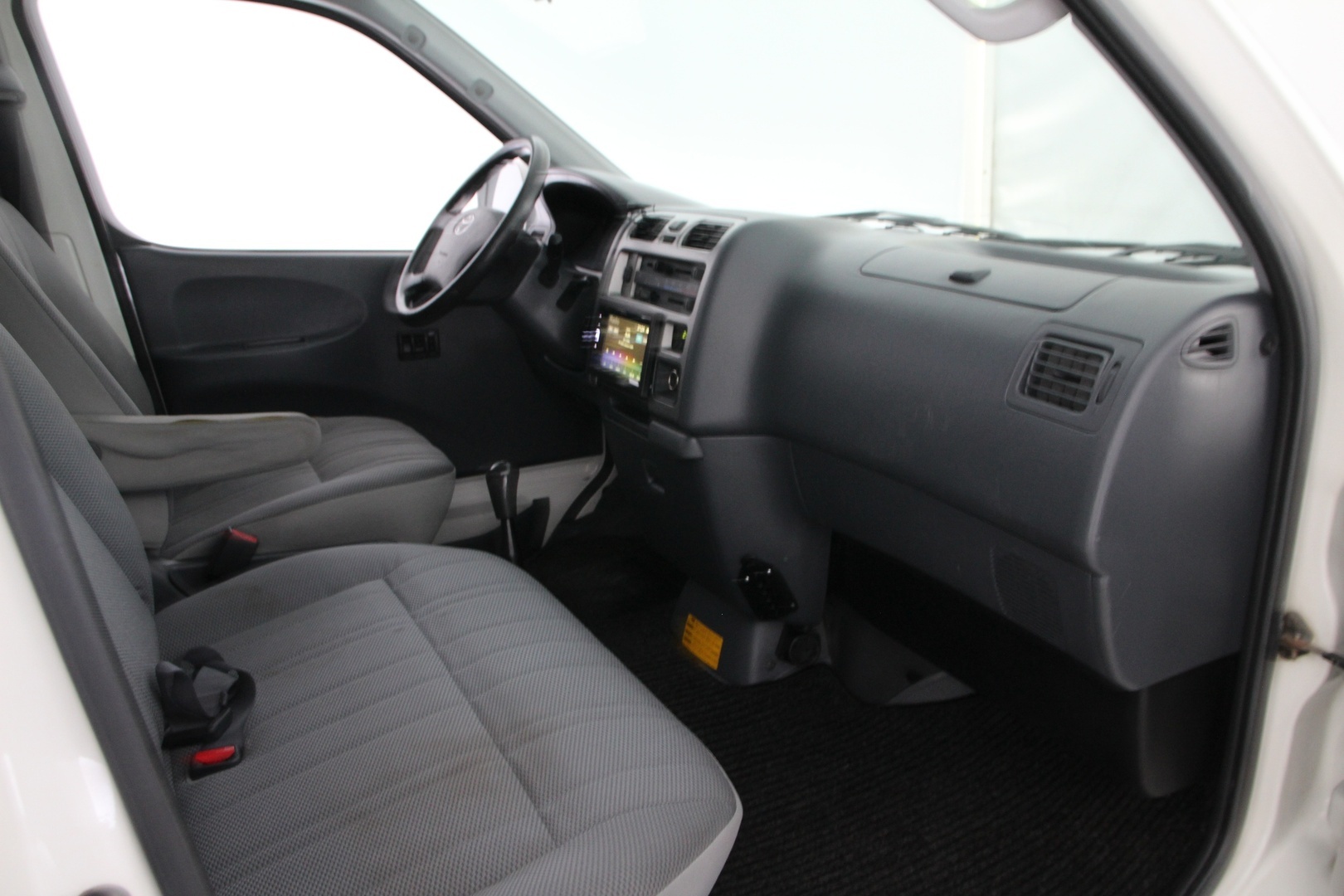 TOYOTA Hiace 2008