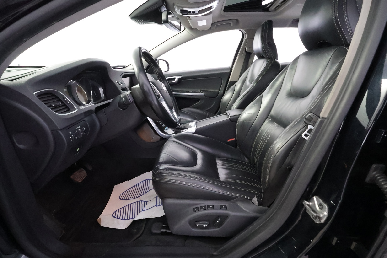 VOLVO V60 2013