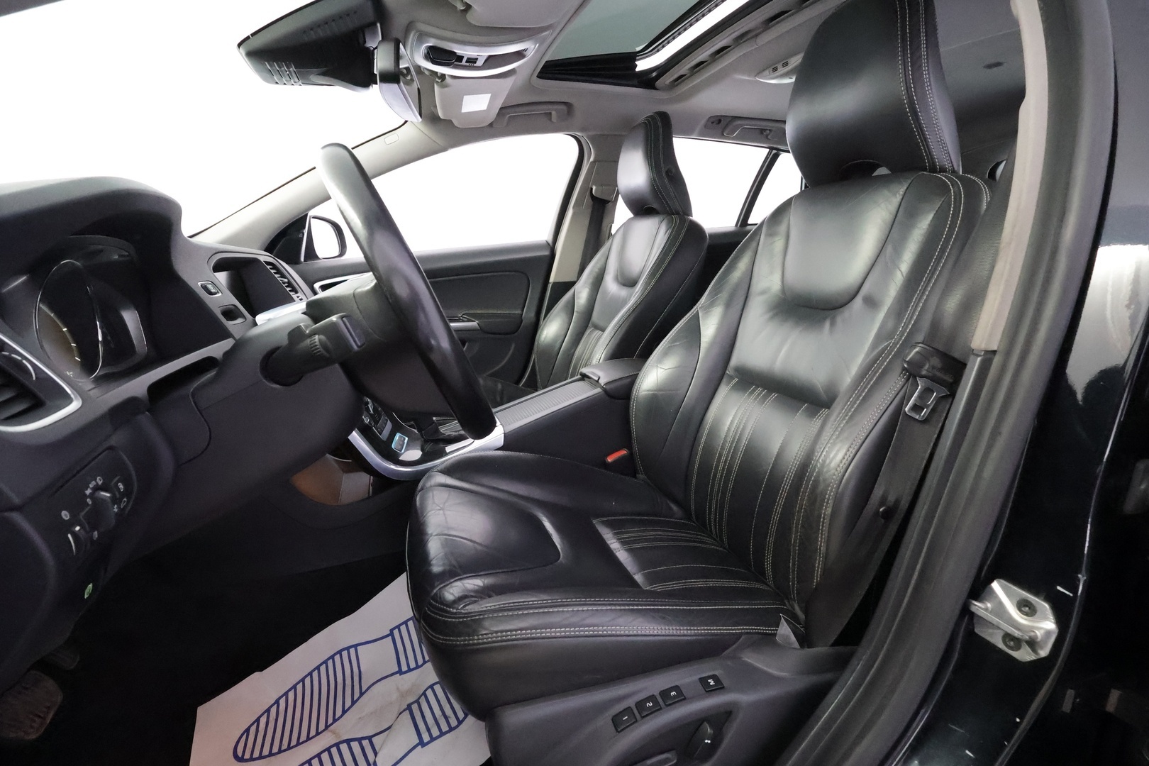 VOLVO V60 2013