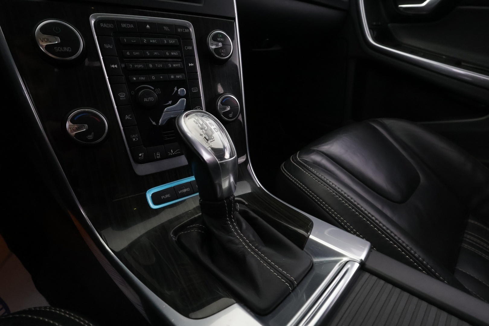 VOLVO V60 2013