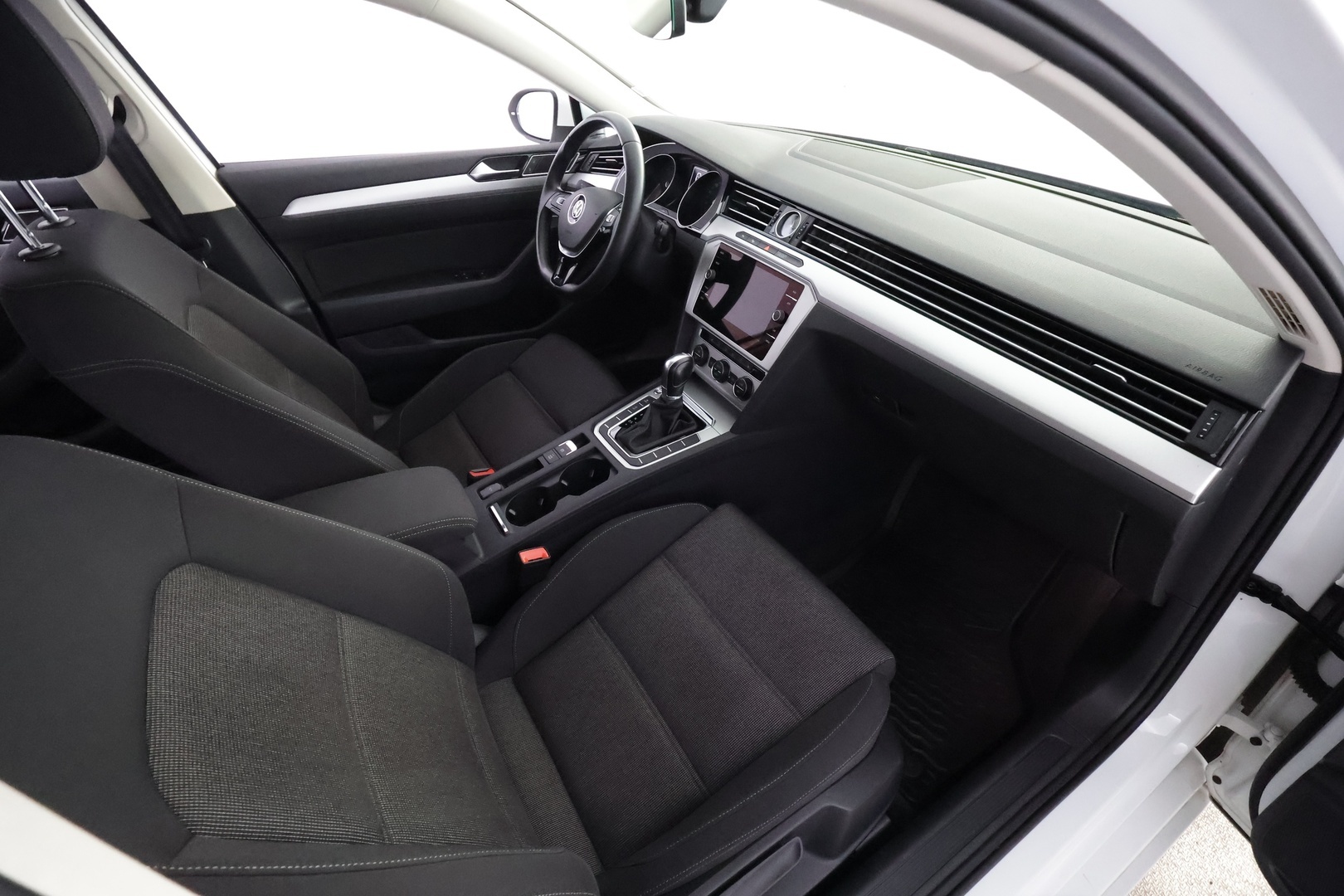 VOLKSWAGEN Passat 2019