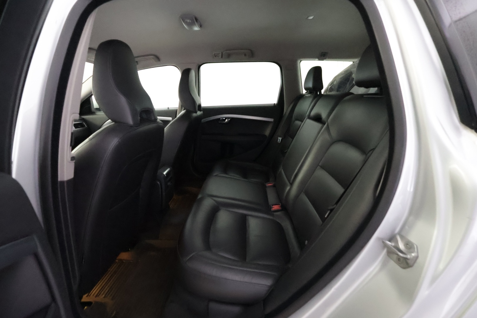 VOLVO V70 2016