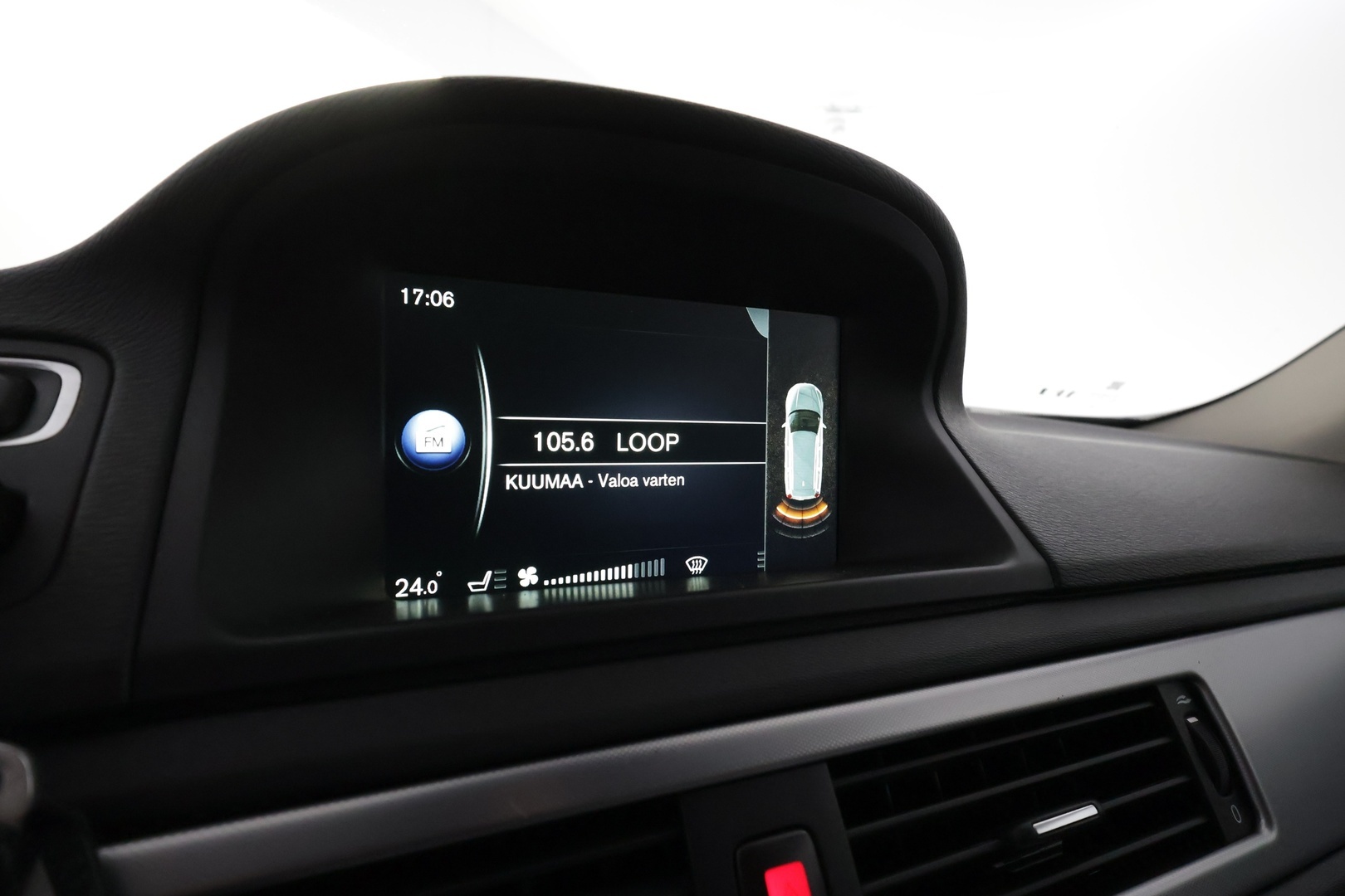 VOLVO V70 2016