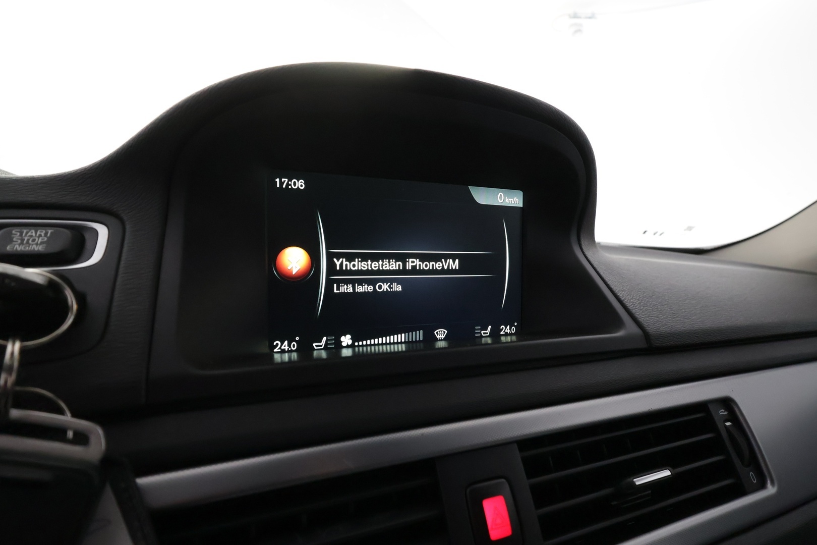 VOLVO V70 2016