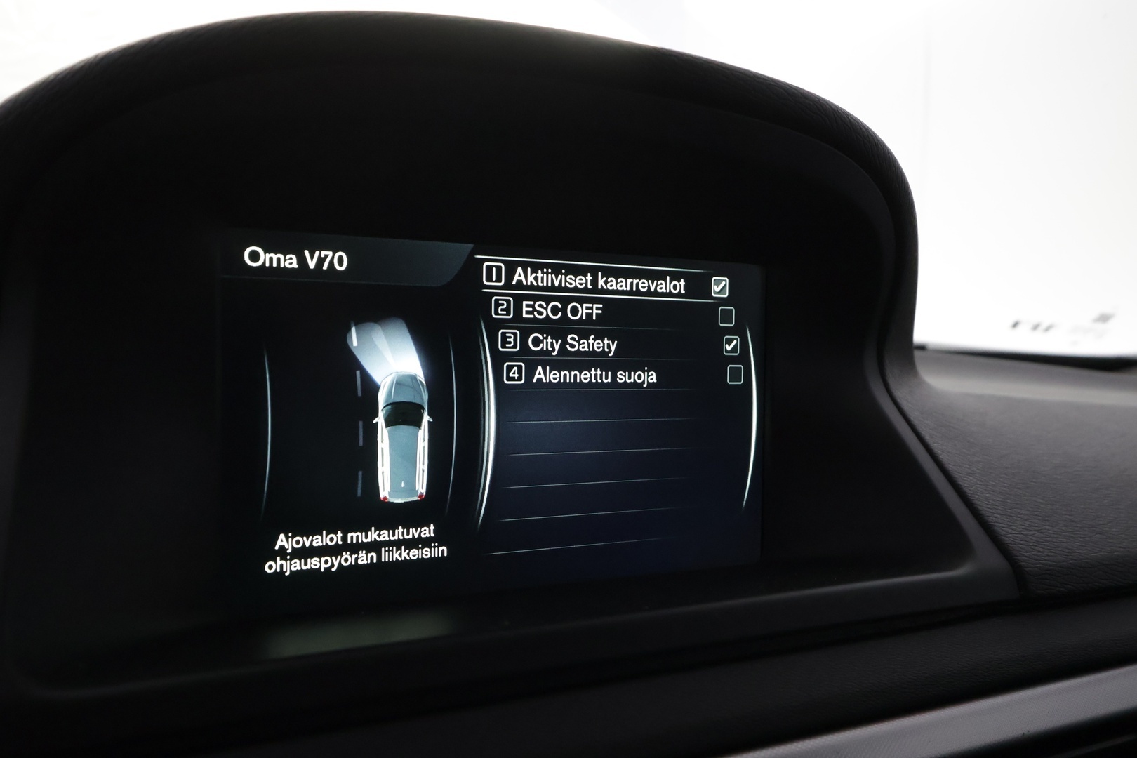 VOLVO V70 2016