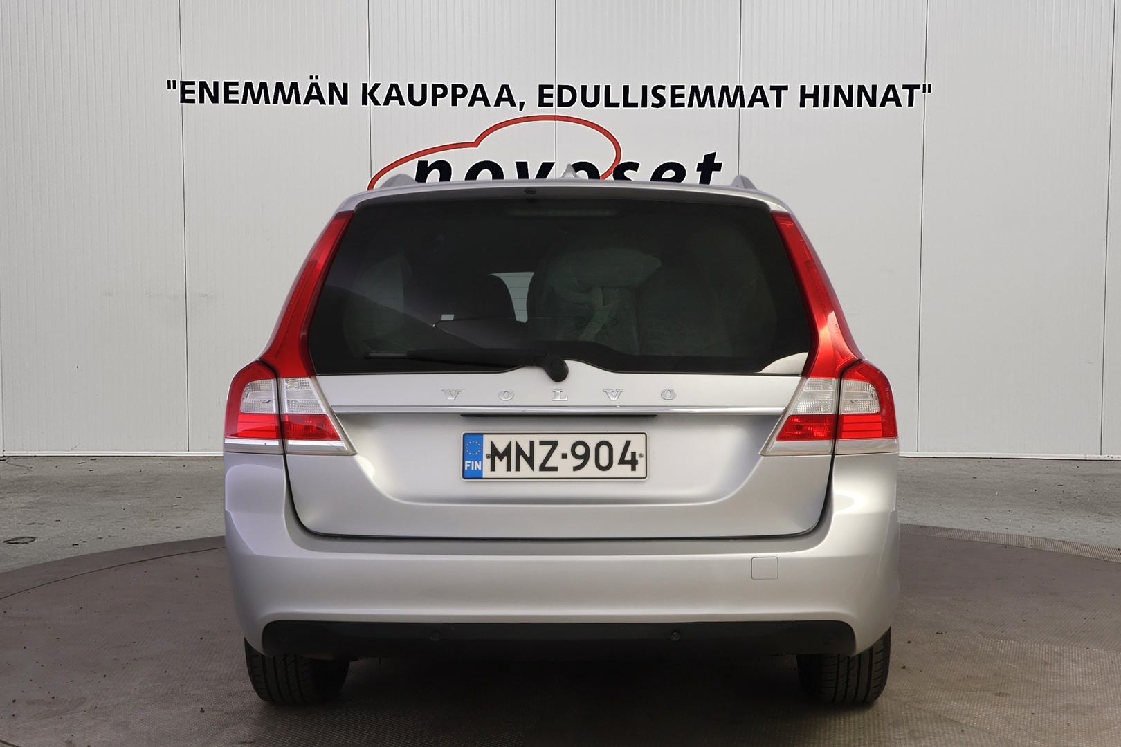VOLVO V70 2016